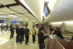 The new SkyPier currently has four berths, 20 airline check-in desks and five security screening channels; all can be expanded to meet growing demand.